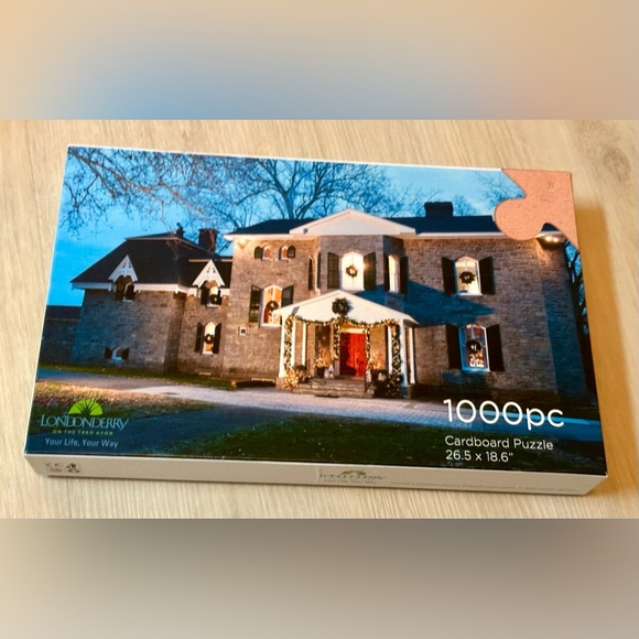 Londonderry Christmas Puzzle 1000-Piece Holiday Scene – Fun & Festive - Picture 1 of 13